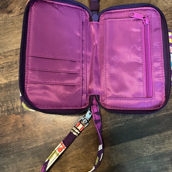 NWOT Vera Bradley wallet/wristlet - Picture 3 of 3